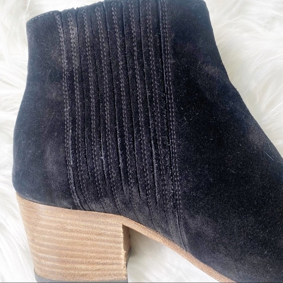 VINCE Haider Suede Chelsea Pull On Stacked Heel Ankle Bootie Black, Size 6 - Picture 3 of 14